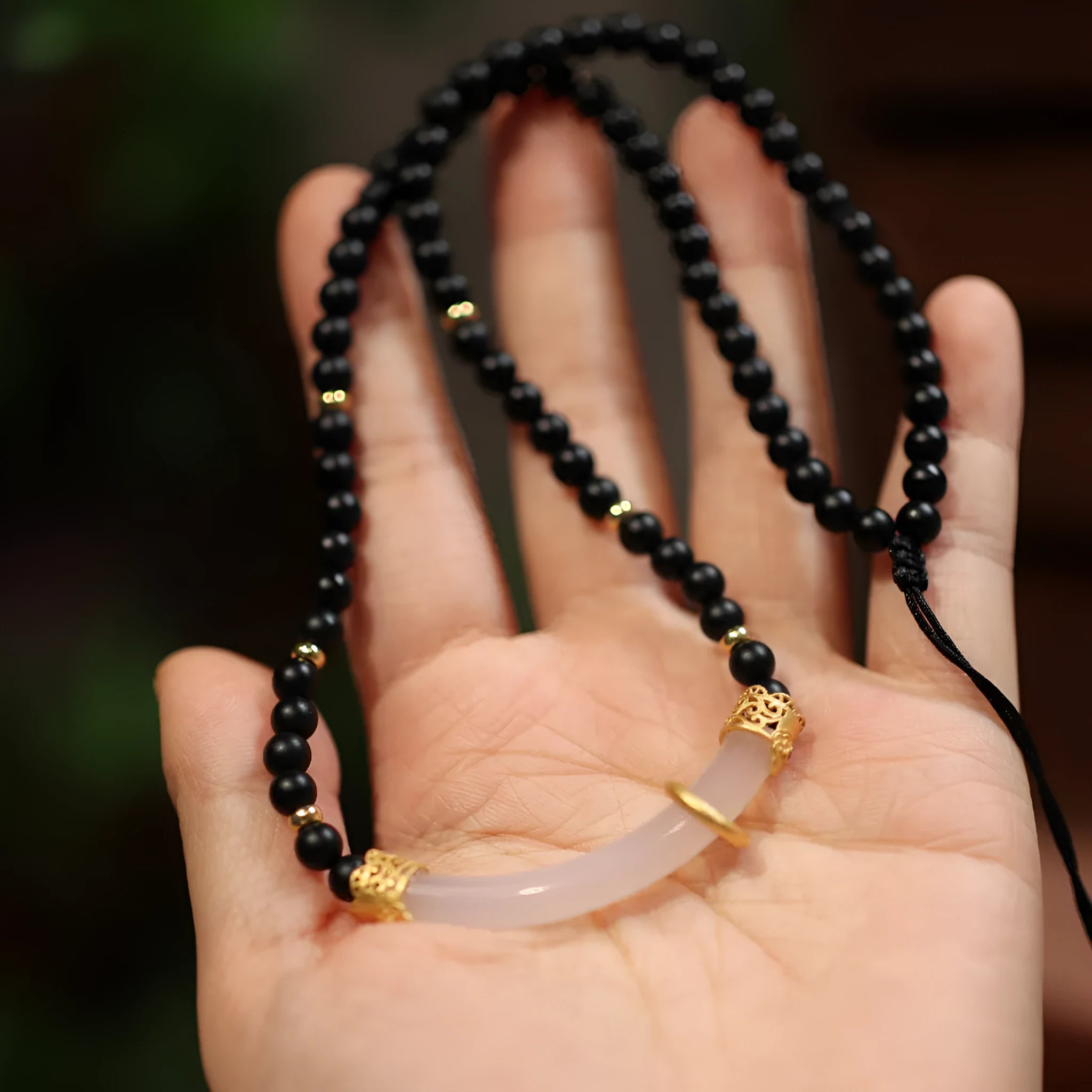 Natural frosted black agate and white chalcedony necklace with 925 silver U-shaped pendant on ball bead chain
