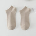 Men's low-cut polyester boat socks in solid colours with sweat-absorbing properties