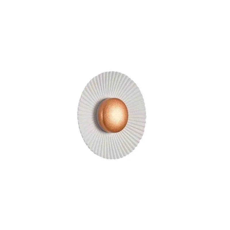 Round wall lamp with an aluminium shade and dimmable LED bulb in a white and gold colour finish.