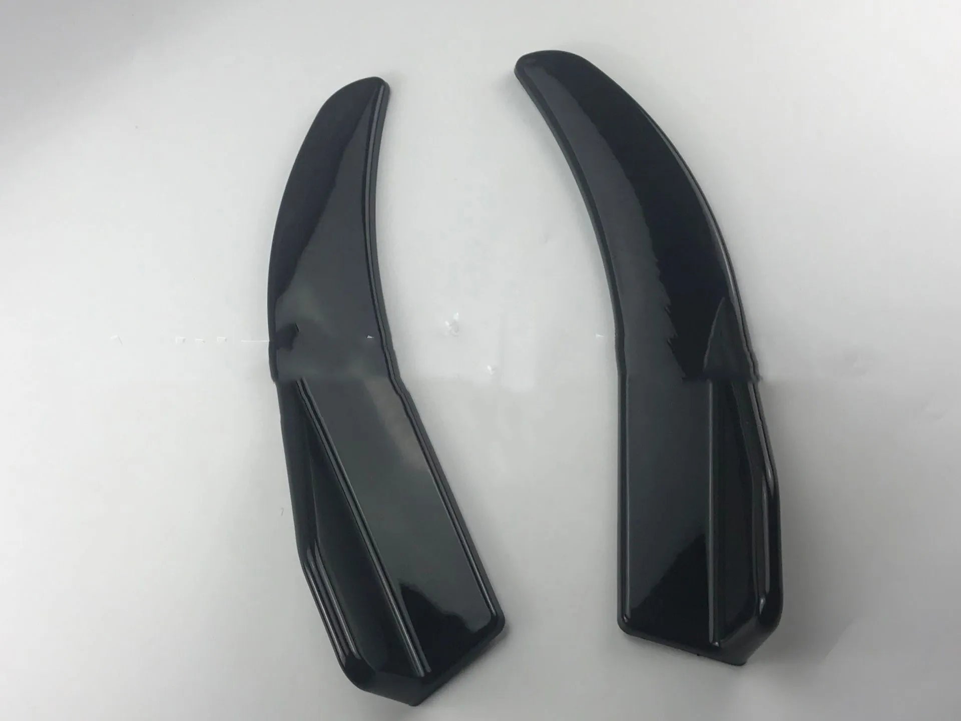 Carbon fibre finish car deflector light set for General Motors vehicle bumpers