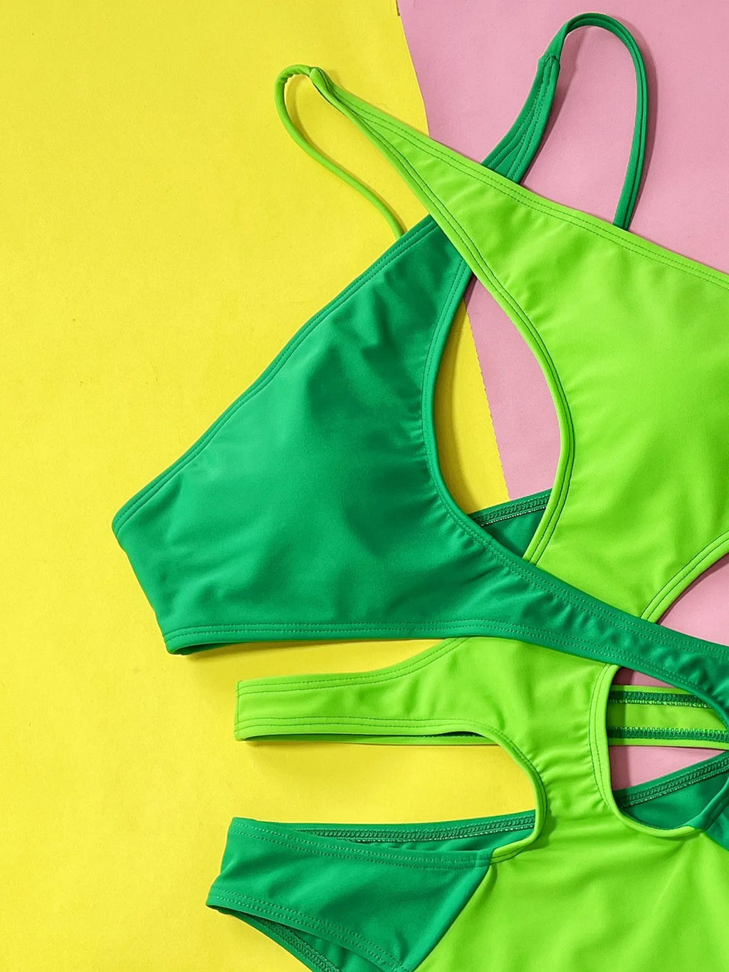 Green solid colour women's one-piece nylon swimsuit for swimming