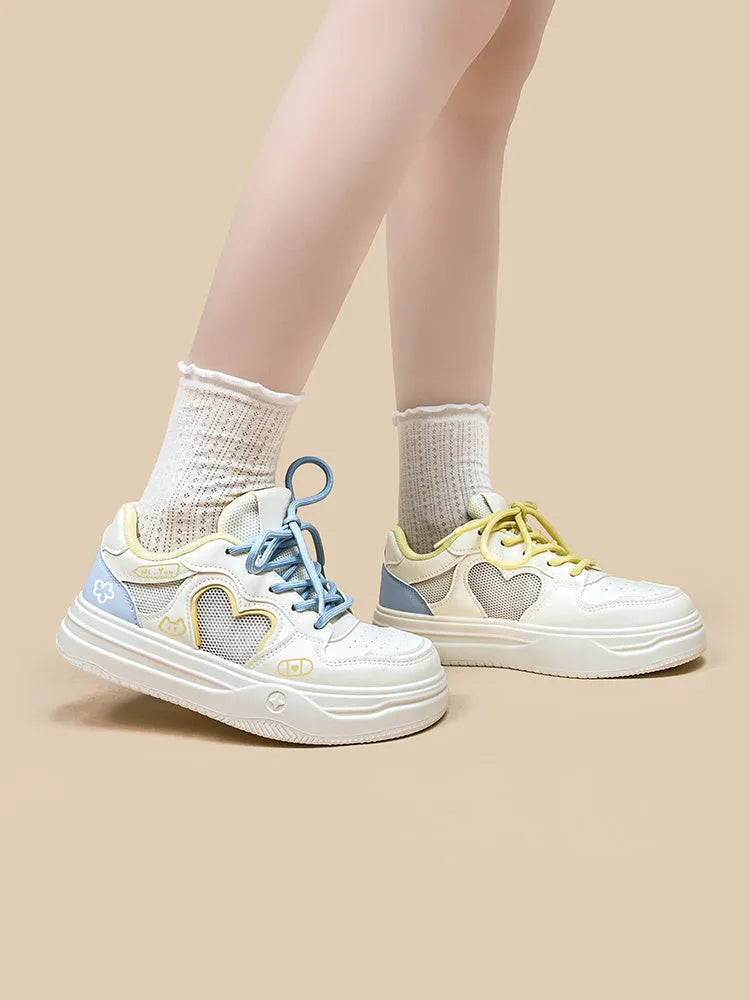 Meow Rabbit Sea Salt Cheese coloured mesh sneakers with cross straps for children and youth.