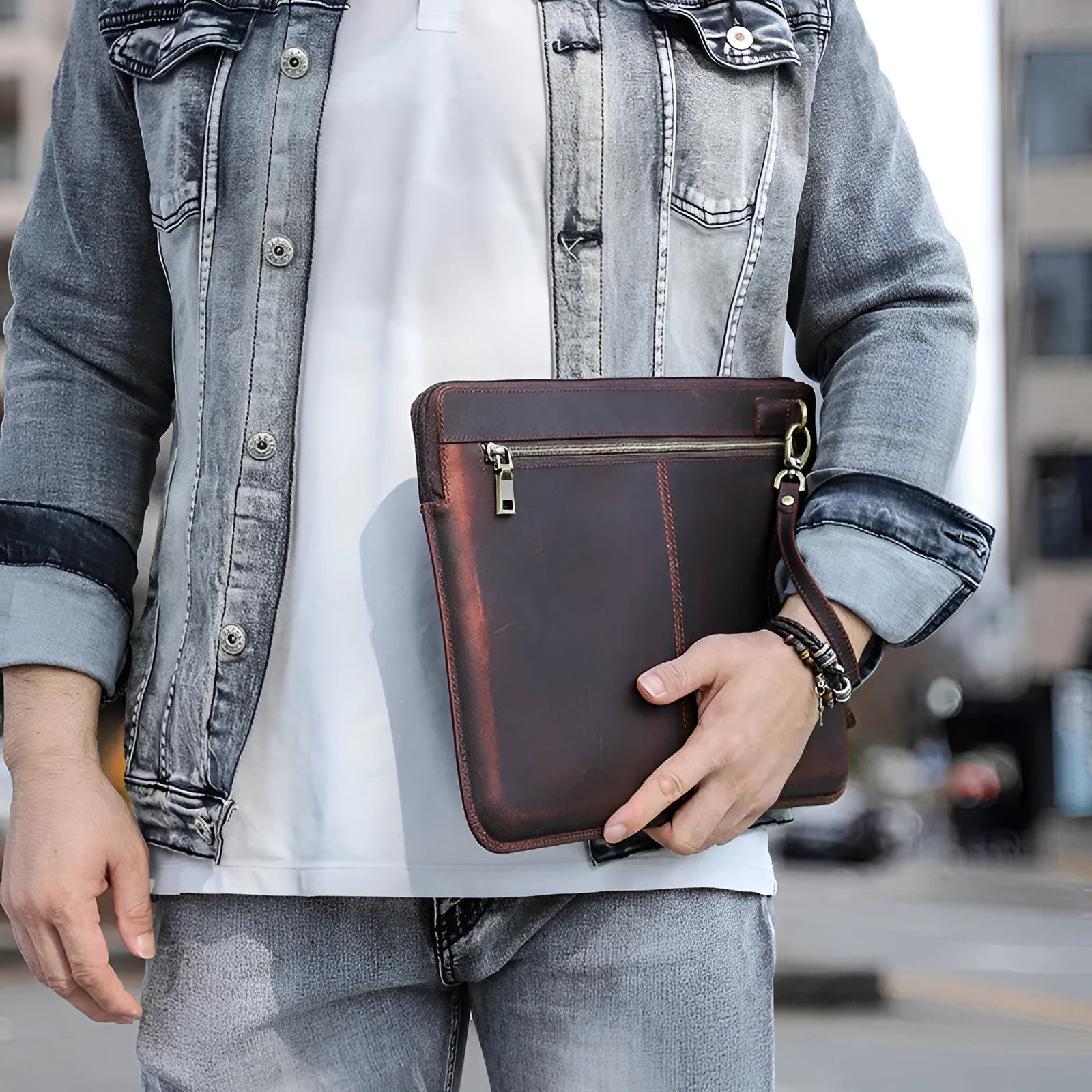 Retro Crazy Horse leather notebook zipper computer bag in coffee brown, sized for MacBook Pro 16 inch