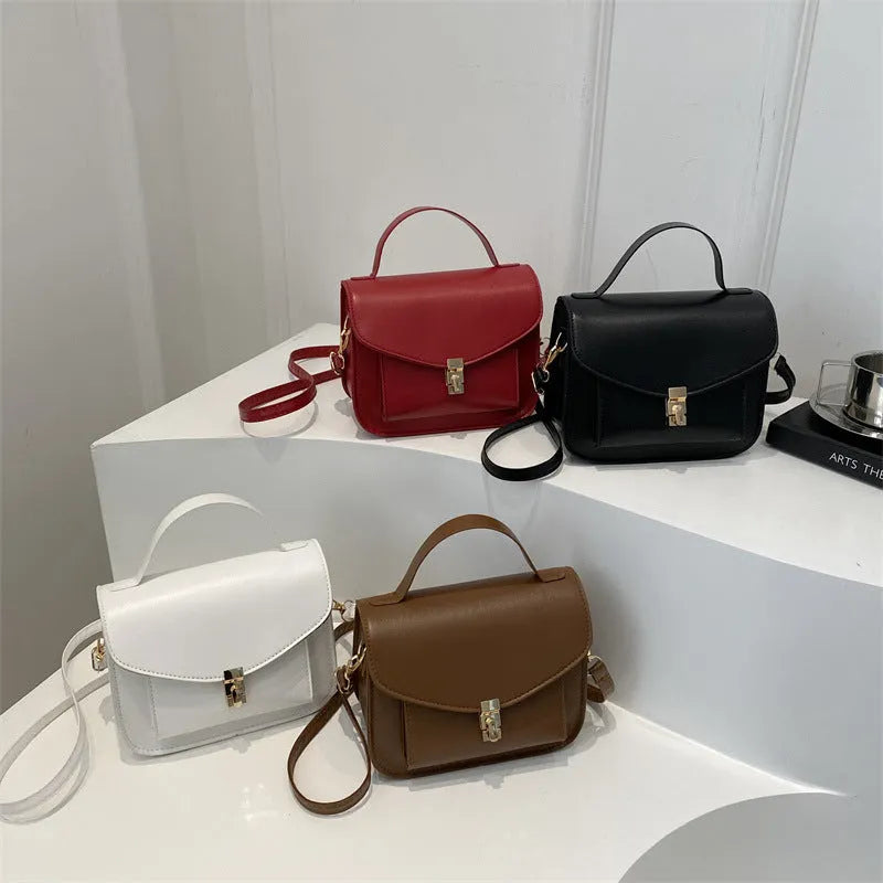 Retro style shoulder messenger bag in PU leather with sandwich pockets and document organisation