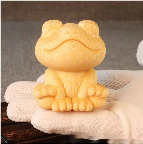 Smiling frog solid bamboo carving ornament with cartoon design, 5cm height