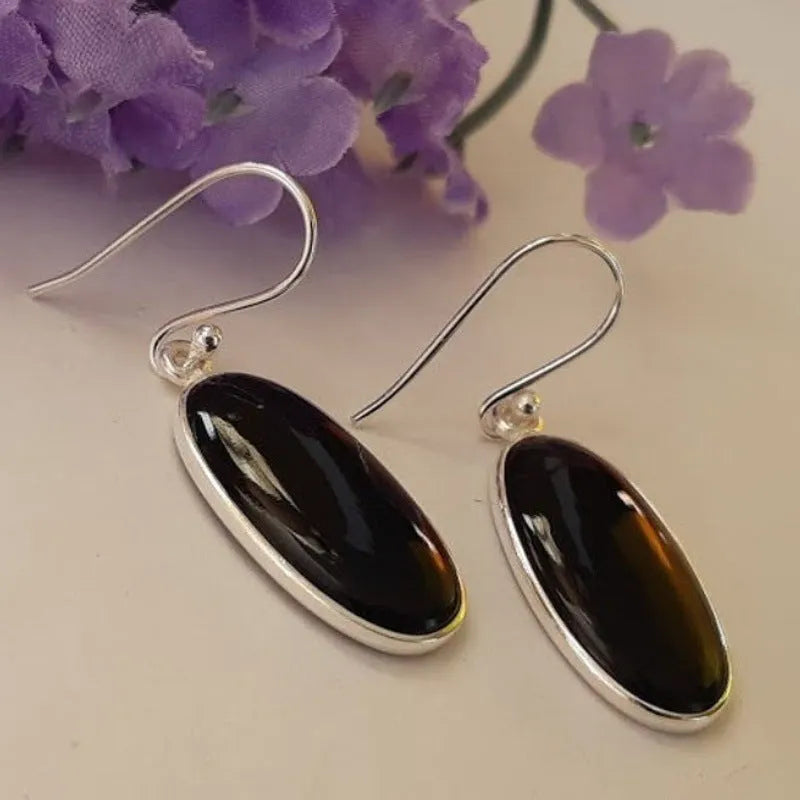 Women's geometric earrings with oval black agate pendant on 925 sterling silver with electroplated finish