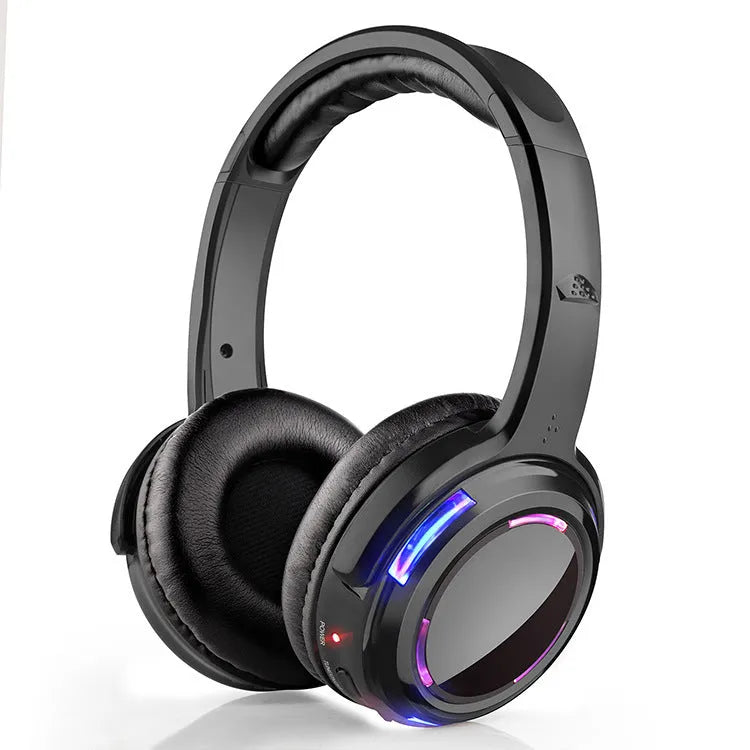 Black silent disco wireless headphones with 40mm drivers and 3m cable showing 3.5mm plug