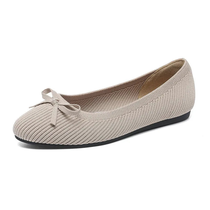 Women's round toe flat pumps in butterfly print with shallow mouth slip-on design