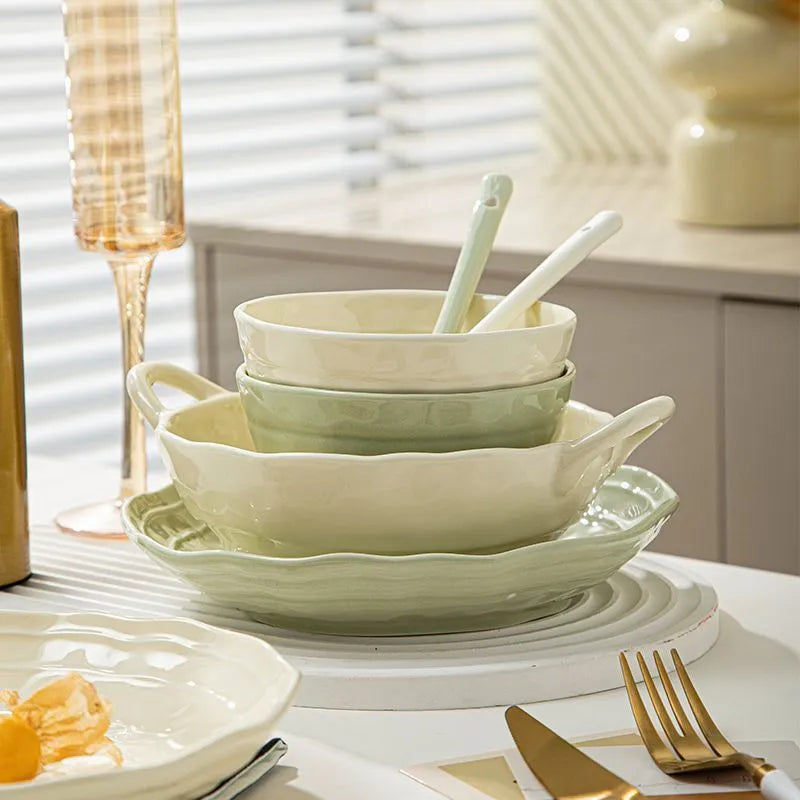 Seven-piece ceramic tableware set in solid colours with modern minimalist design