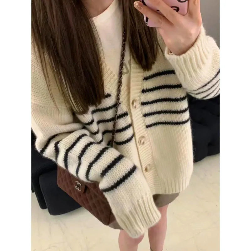 Collar button cardigan sweater with 3D pattern in Japanese Korean casual autumn style