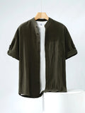 Men's loose fit short-sleeved linen shirt in solid colour with simple stand collar
