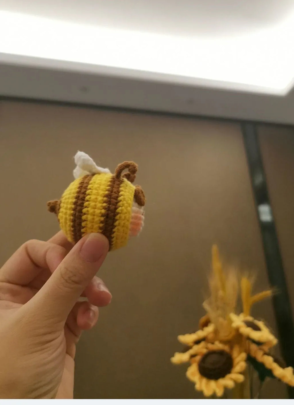 Handmade crocheted bee colony plush ornament for woolen doll displays