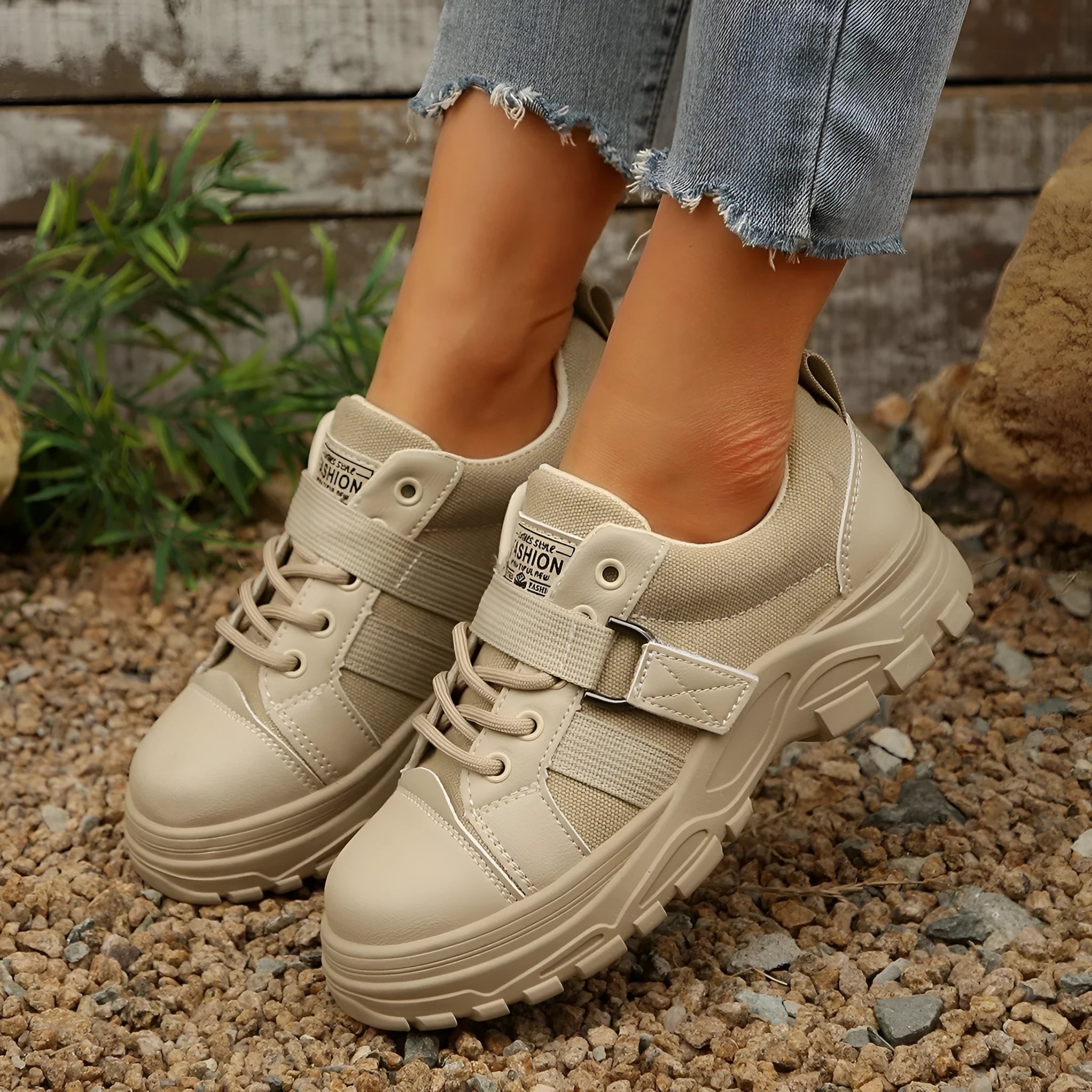 Women's lace-up canvas shoes with hook design, thick round-toe sole, artificial PU upper, available in black and cream white
