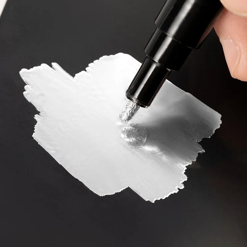 Waterproof mirror marker pen with plastic casing for writing on glass and tile surfaces