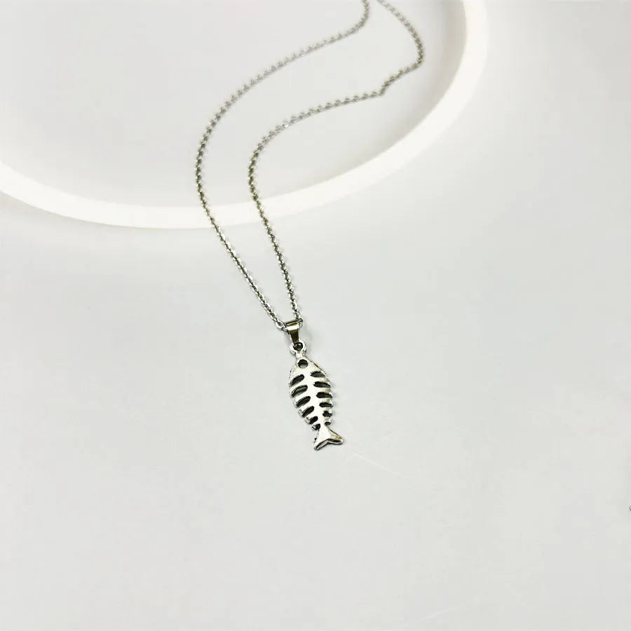 Fishbone pendant necklace with O-shaped chain and matching earrings jewellery set