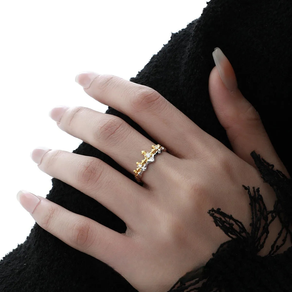 Silver couple ring with adjustable opening in white gold or black gold electroplated finish, featuring a Princess Knight design.