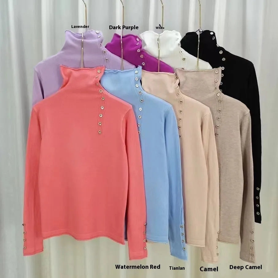 Slim fit short knitted pullover shirt with 3D pattern in light camel colour.