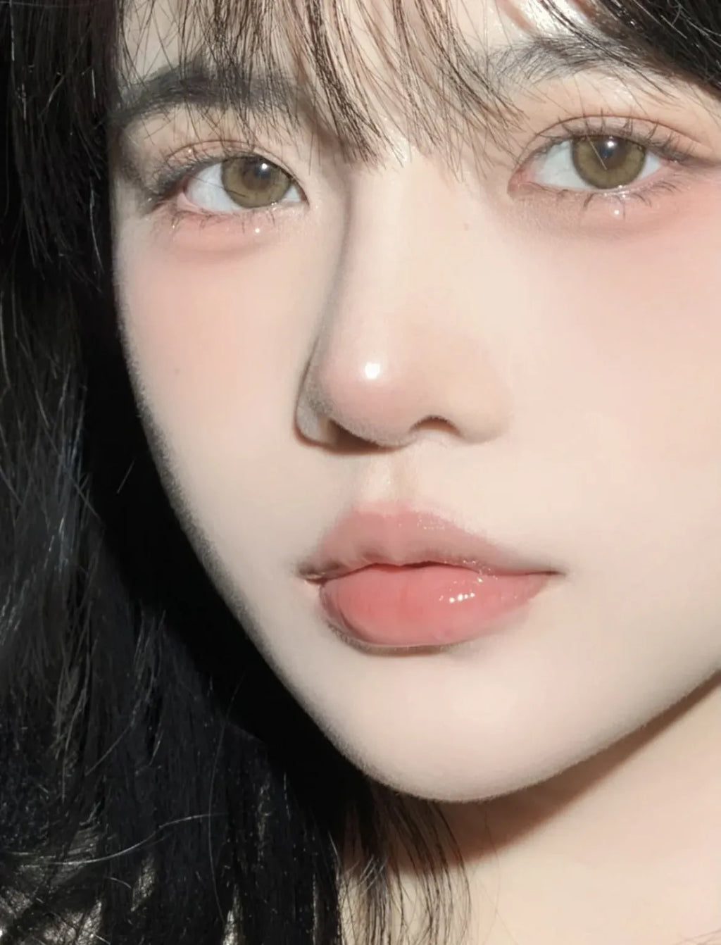 Moisturising honey lip gloss in transparent custard and jelly options for universal skin types