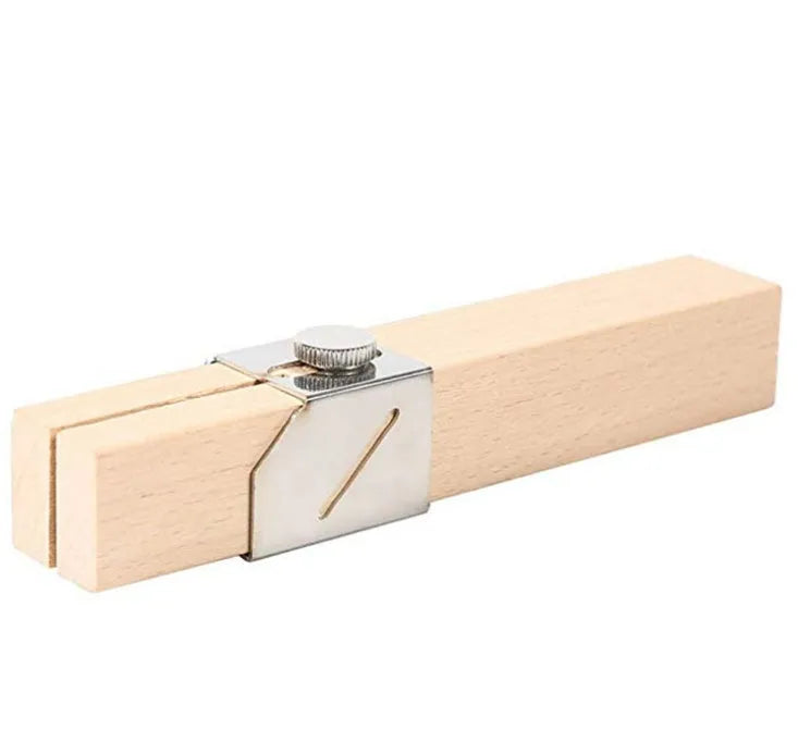 Plastic bottle cutter in log colour, 2.2x2.2x14cm, with slot for cutting PET bottles into rope