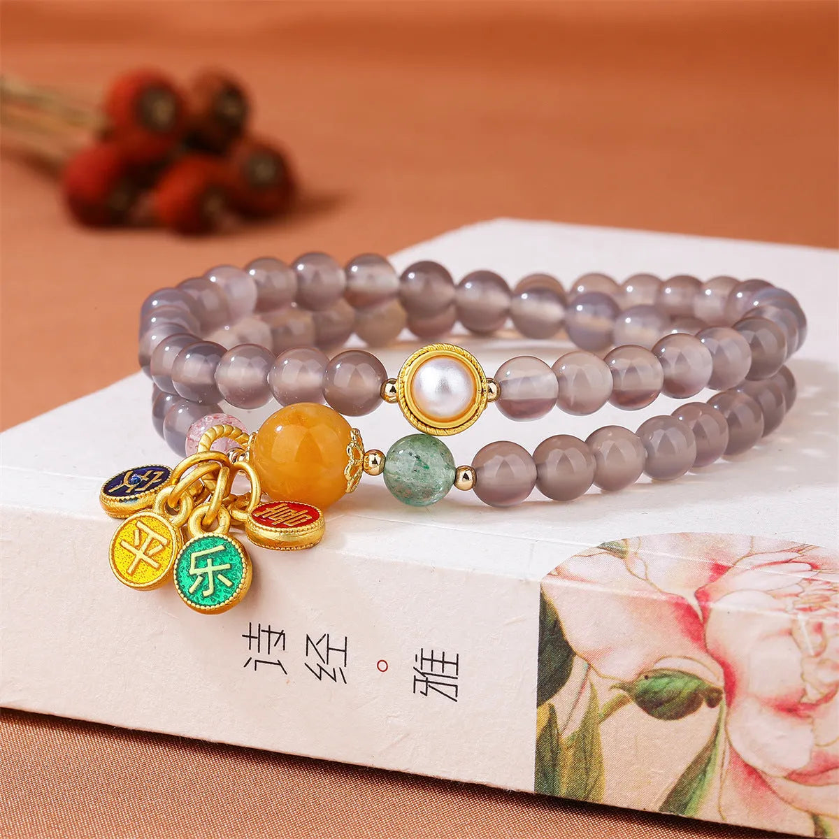 Natural grey agate women's bracelet with two-circle design and retro style