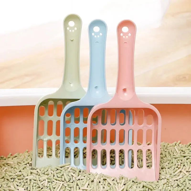 Blue plastic cat litter scoop for cleaning pet litter trays, shown with measurements.