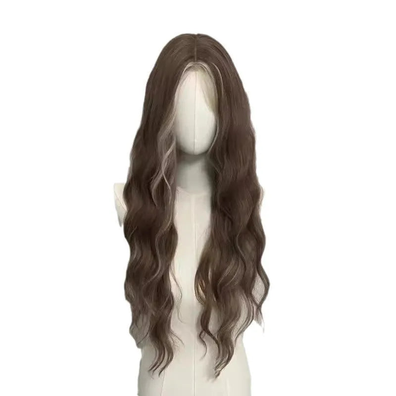 Long curly wig with gray gold highlights and heat-stylable fibre construction