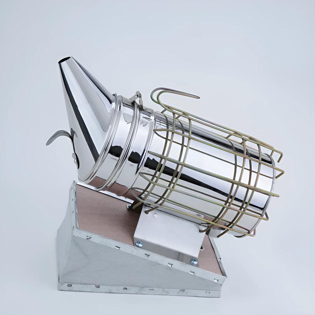Manual stainless steel smoke blower for beekeeping with leather components