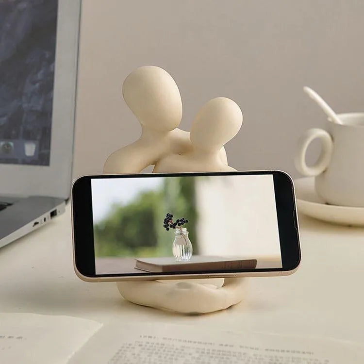 Modern couple resin statue in gold or milky white finish for home decor