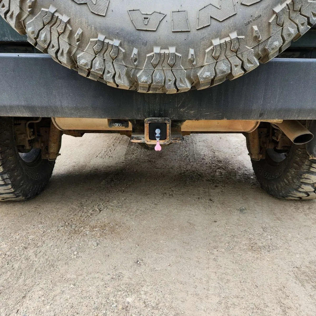 3D printed tiny hitch ornament with tiny nuts in European style, single pack hanging piece
