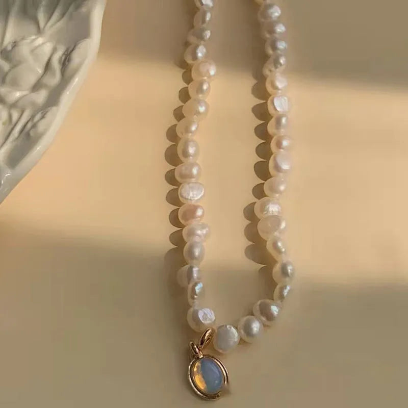 French Court vintage pearl necklace with adjustable length and electroplated alloy construction