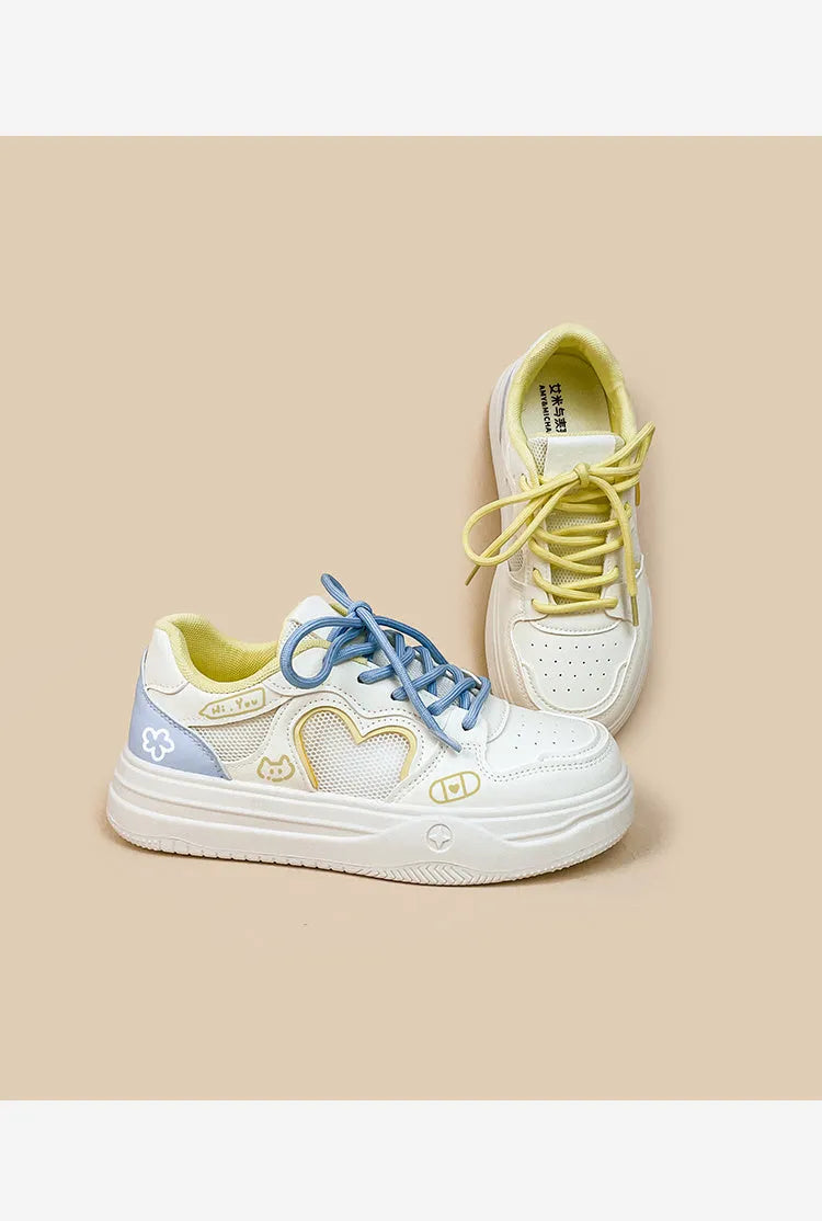 Meow Rabbit Sea Salt Cheese coloured mesh sneakers with cross straps for children and youth.