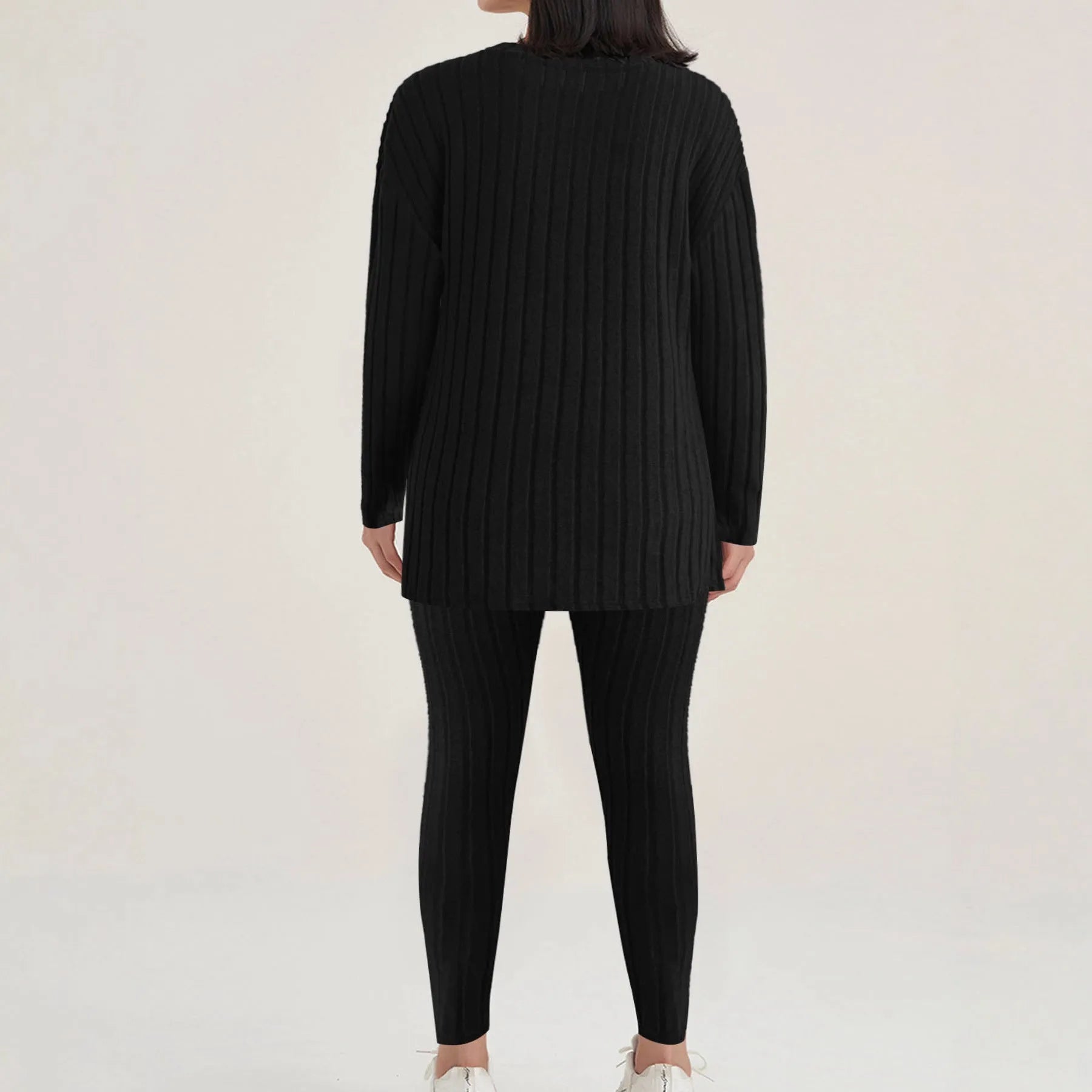 Women's sunken stripe pattern two-piece sportswear set with regular sleeve top and matching trousers