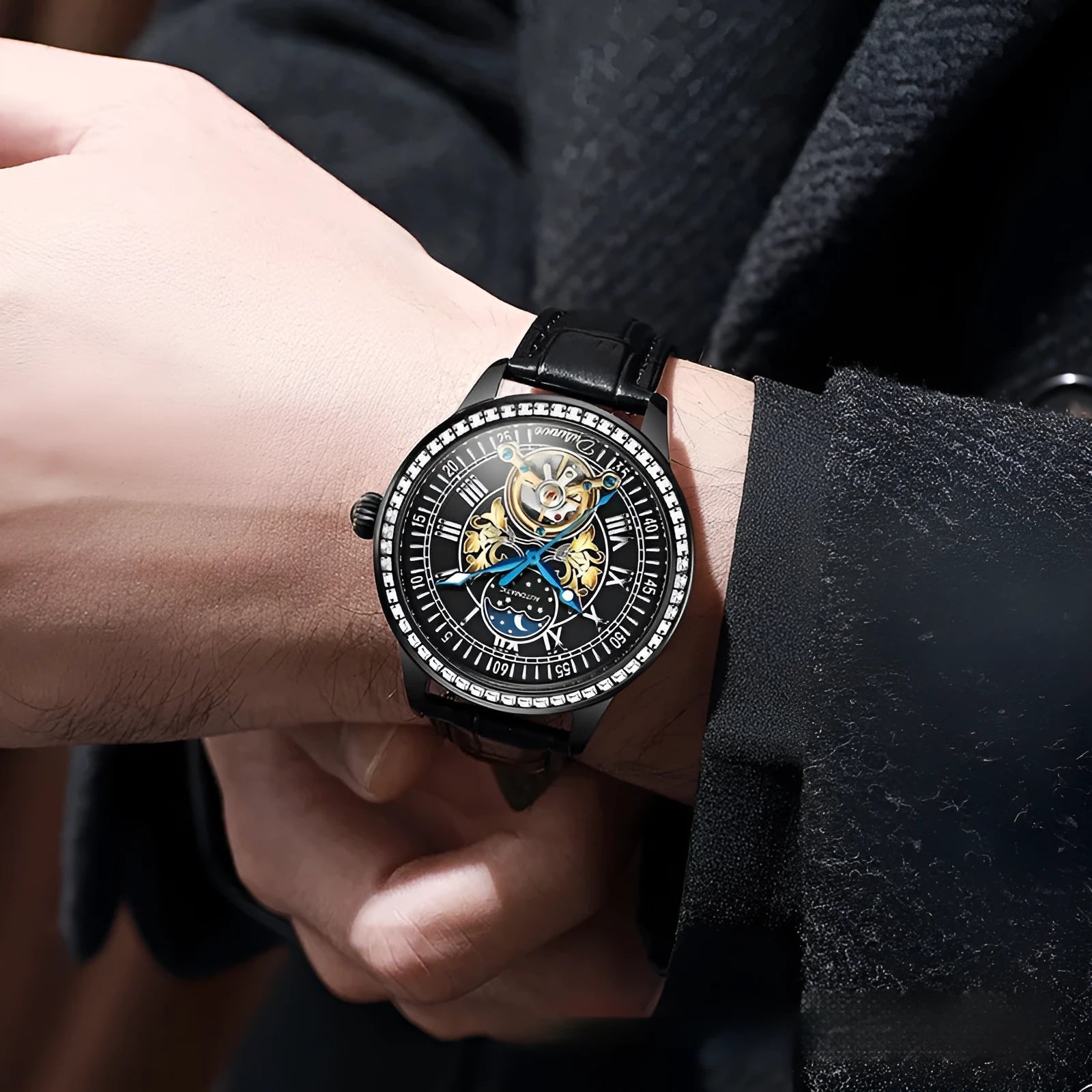 Men's mechanical waterproof watch with stainless steel strap and round dial in various colours.