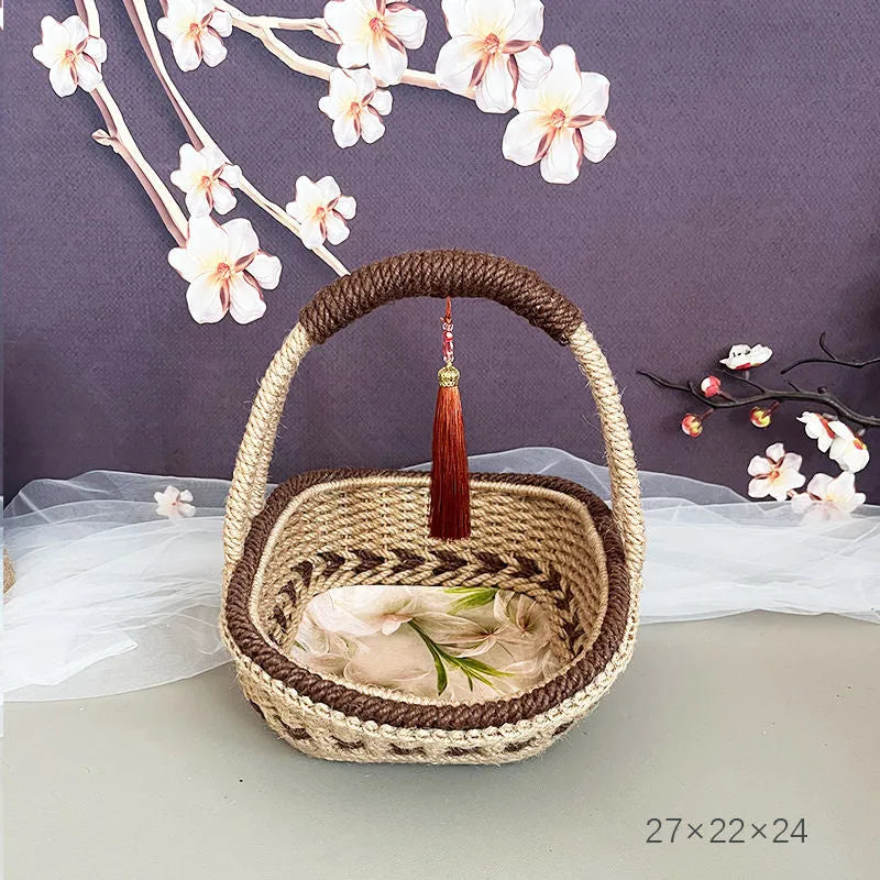 Hand-woven hemp rope basket in pastoral retro style, made from straw, measuring 19cm by 12cm.