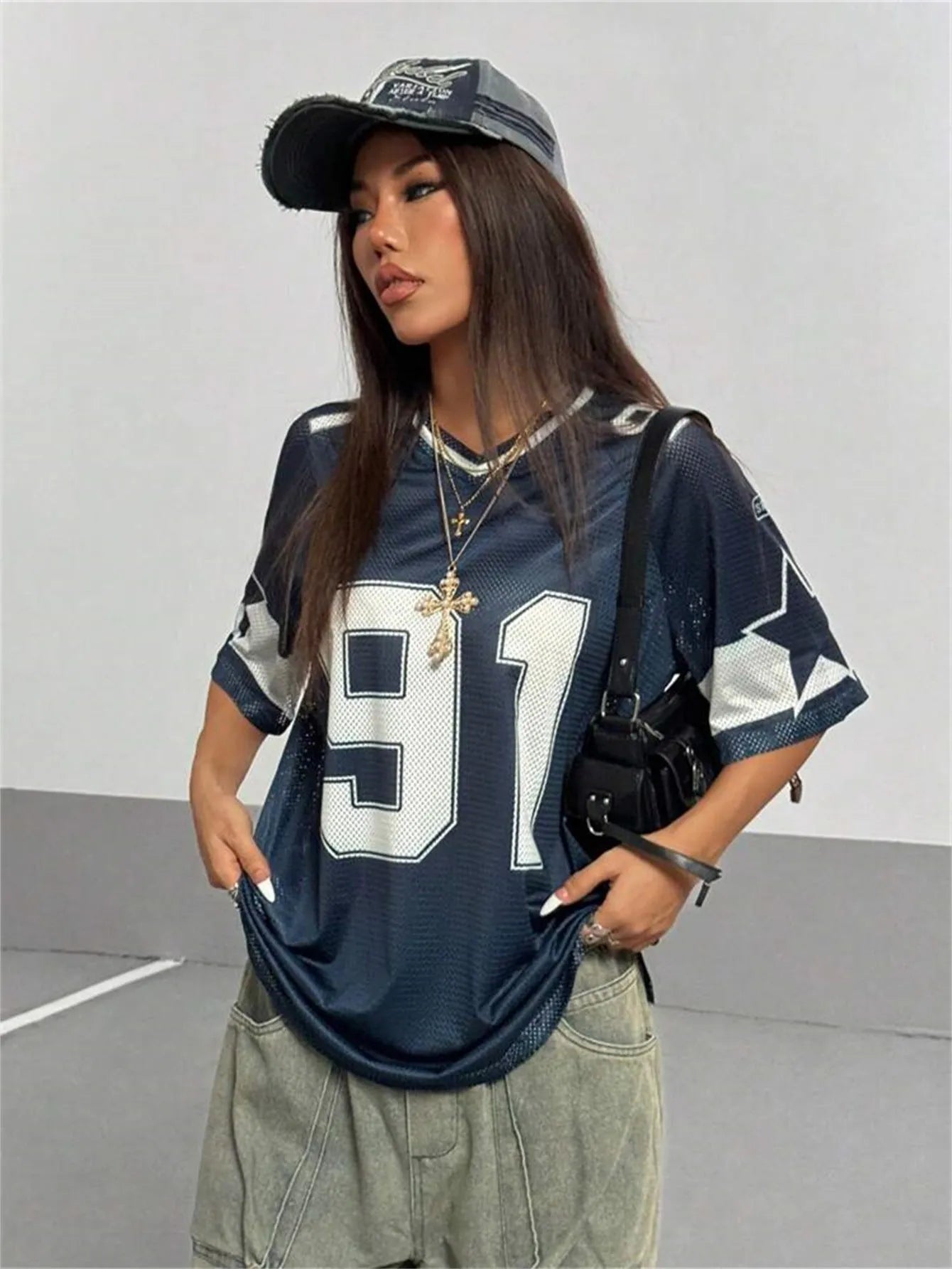 Large number printed V-neck loose T-shirt in bird eye polyester fabric with street style design