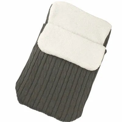 Envelope baby stroller sleeping bag in a plain colour with thick filling for winter.