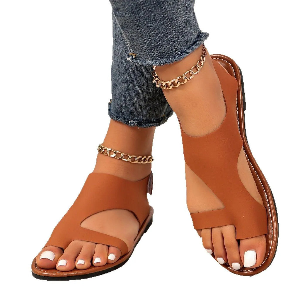 Women's cross-strap flat sandals with broadband design, patent leather PU upper, round toe, low top, in black