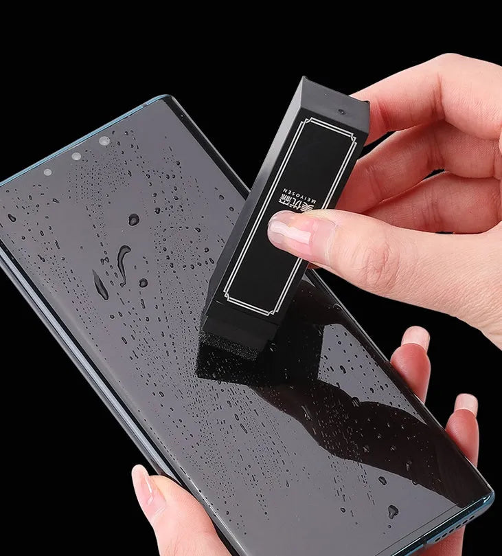 Black disposable screen cleaner wipes for mobile phones and tablets, 40 sheets pack