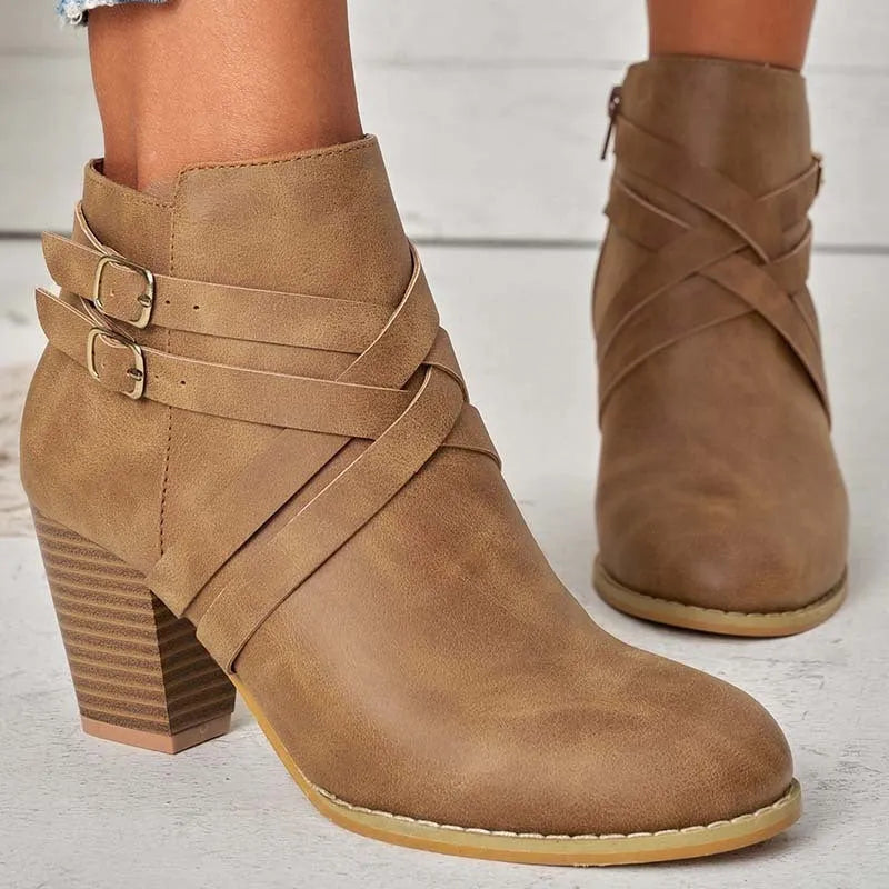 Women's plus size short ankle boots with a 7cm chunky heel and side zipper in grey colour.