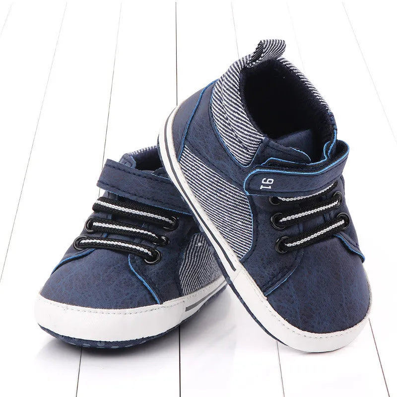 Toddler high-top cotton shoes with Velcro closure in blue, green and red colours