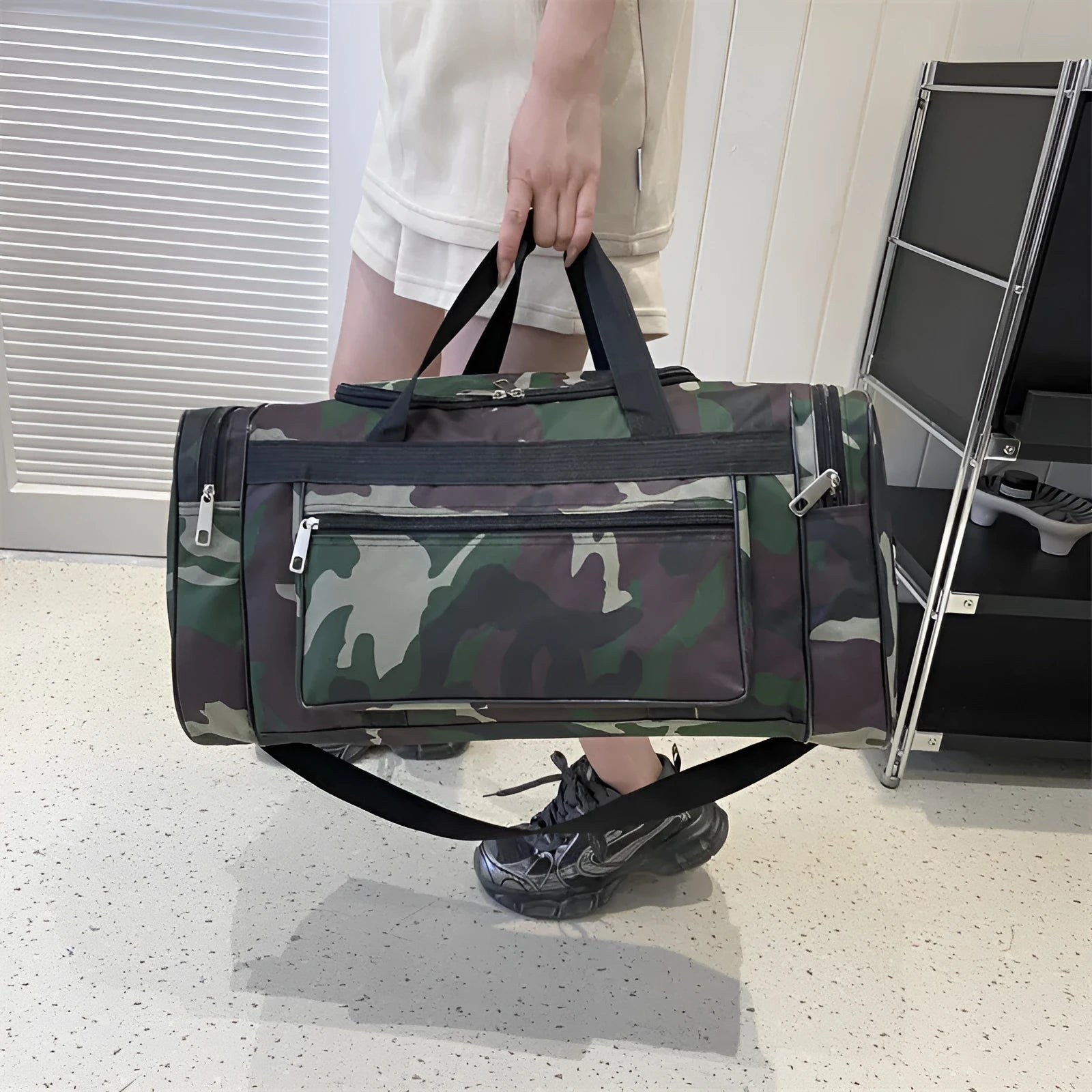 Camouflage coloured waterproof fabric luggage bag with below 20L capacity