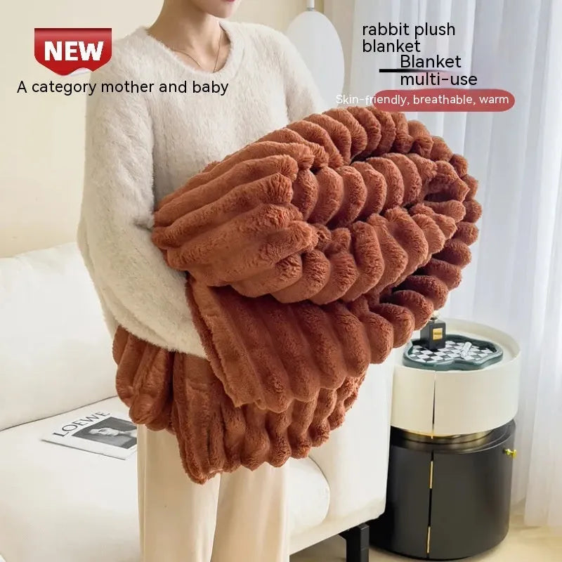 Soft Wind bubble velvet faux rabbit fur blanket in a solid colour, showing double-sided thick texture.