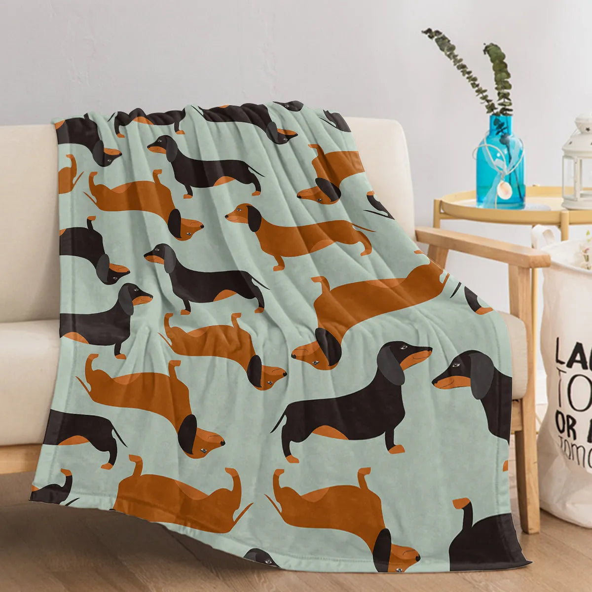 Green flannel sausage printed blanket with pet theme, 75x100cm, soft fluffy throw for sofa or beach camping