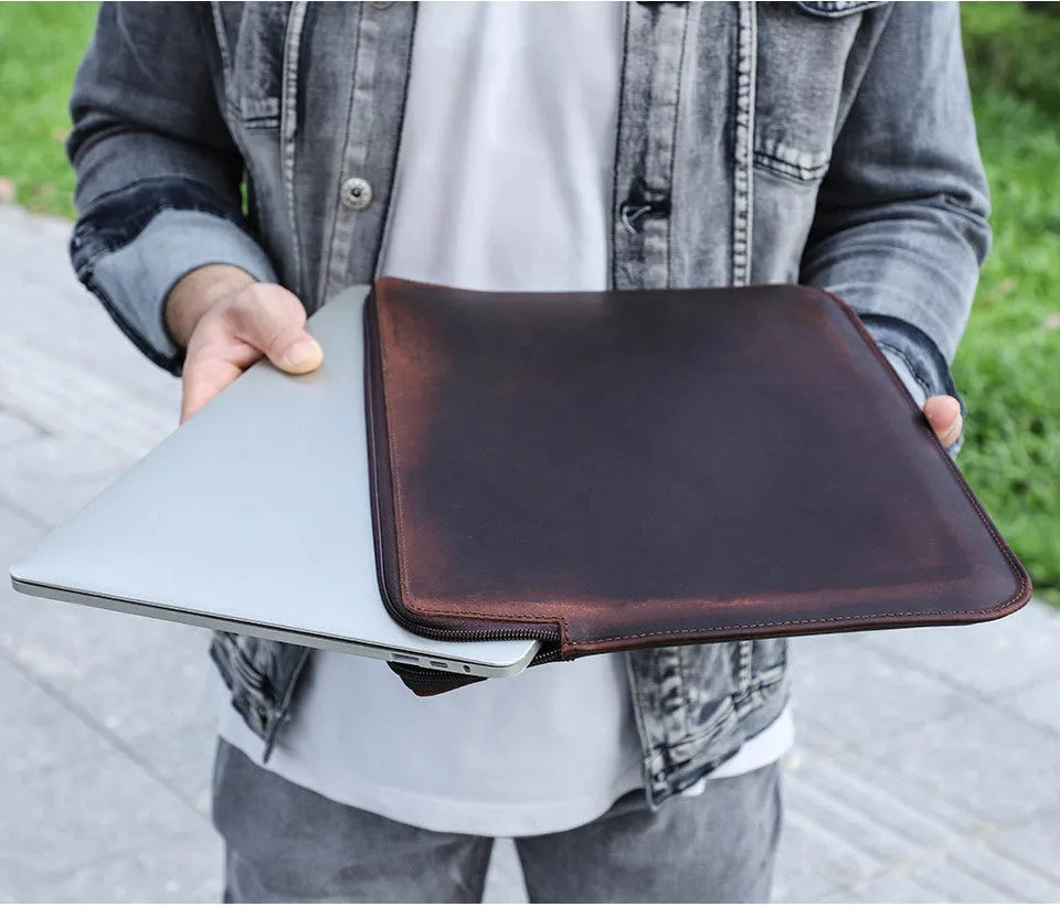 Retro Crazy Horse leather notebook zipper computer bag in coffee brown, sized for MacBook Pro 16 inch