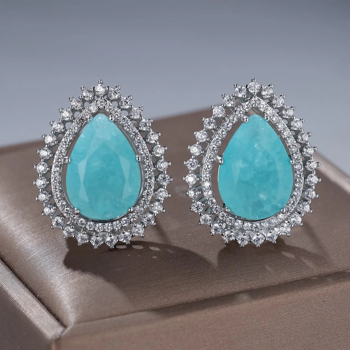 Platinum ice flower diamond colour women's earrings with heart-shaped water drop design