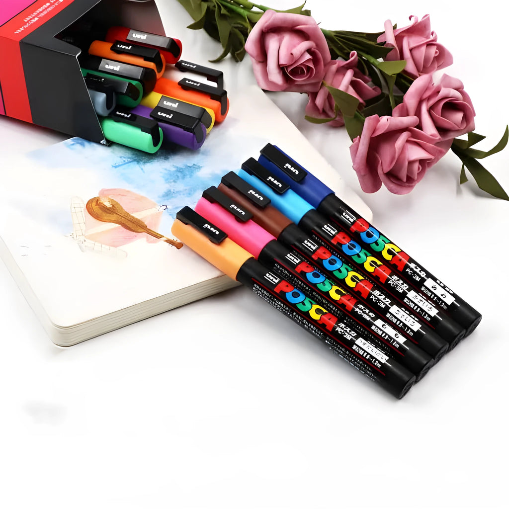 Doodle 0.9 acrylic marker 8-colour set in plastic case with red blue black white green yellow pink water blue markers