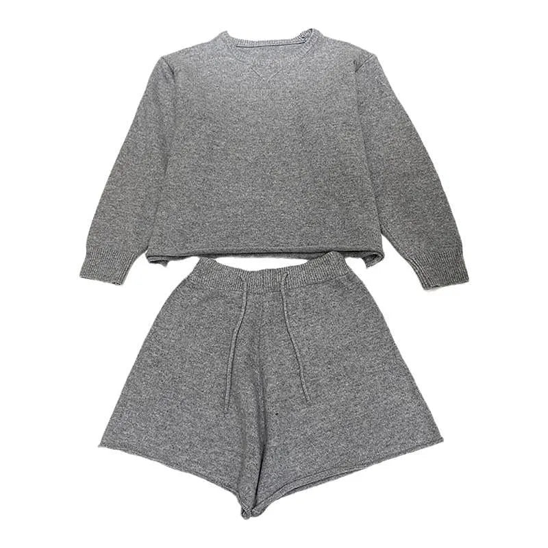 Women's loose-fitting knitted long sleeve sweater and wide leg shorts two-piece set in oatmeal colour