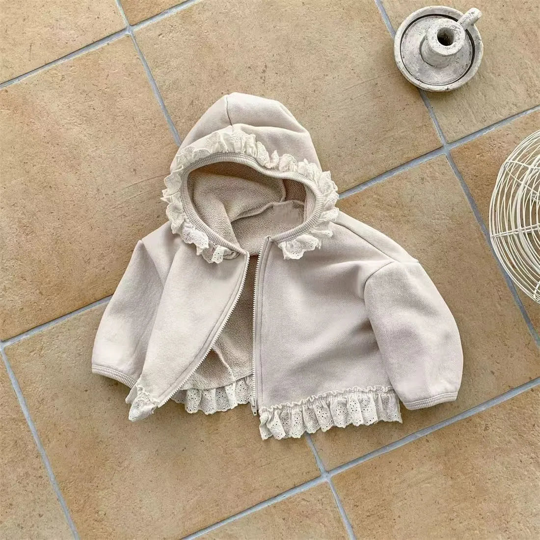 Child's lace-trim hooded zipper sweatshirt in solid cotton, brown colour, long sleeves