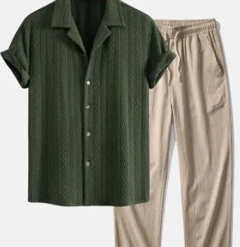 Men's slim-fit camouflage print casual suit consisting of a short-sleeved lapel shirt and matching trousers.