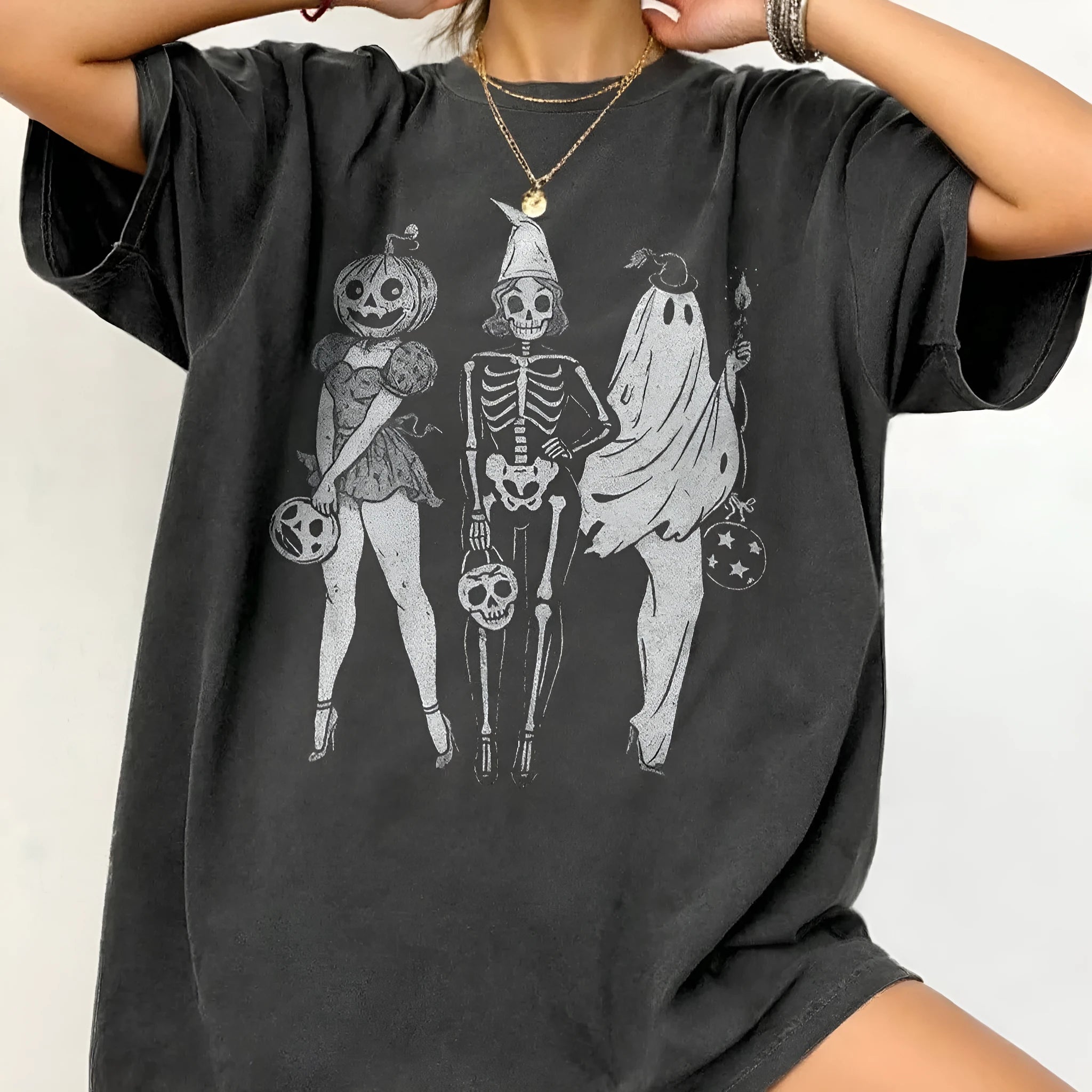 Straight cut unisex cotton t-shirt in multiple colours for summer casual wear